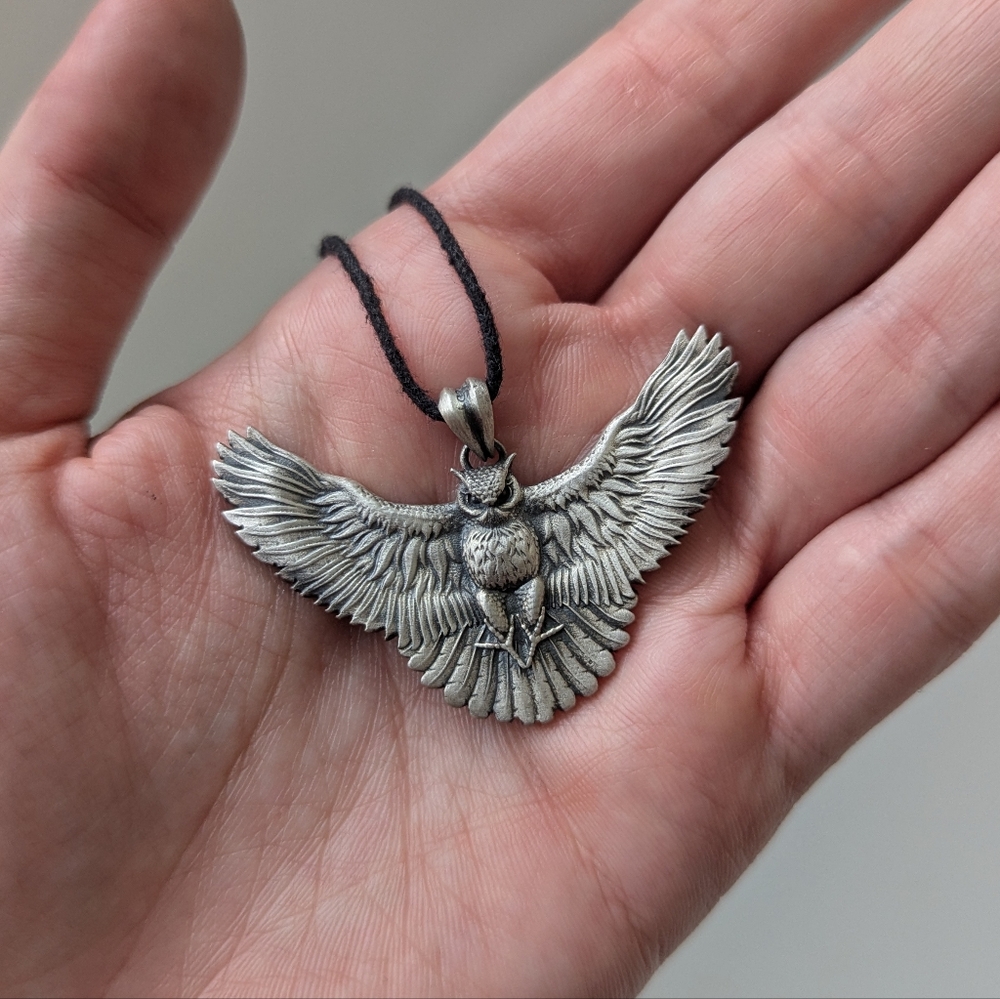 Sterling silver 925 owl with open wings pendant.